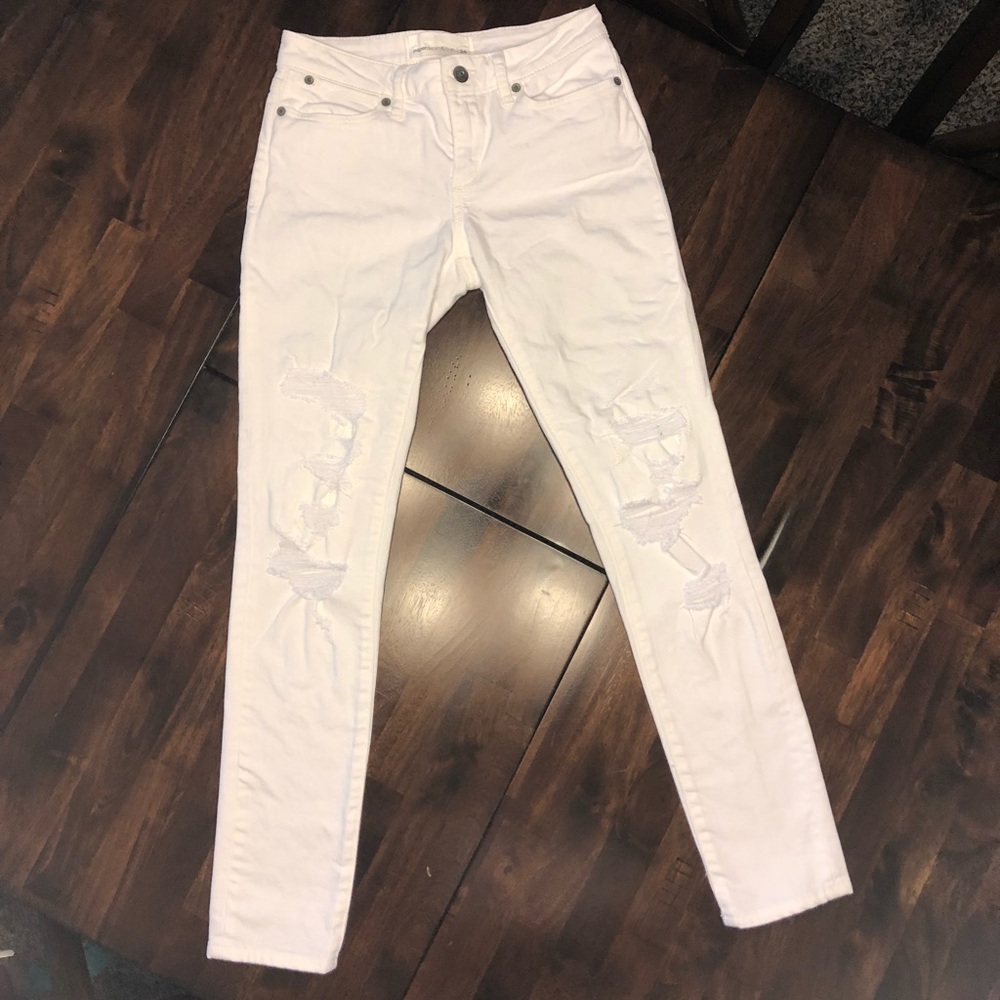 White Distressed Jeans sz 24